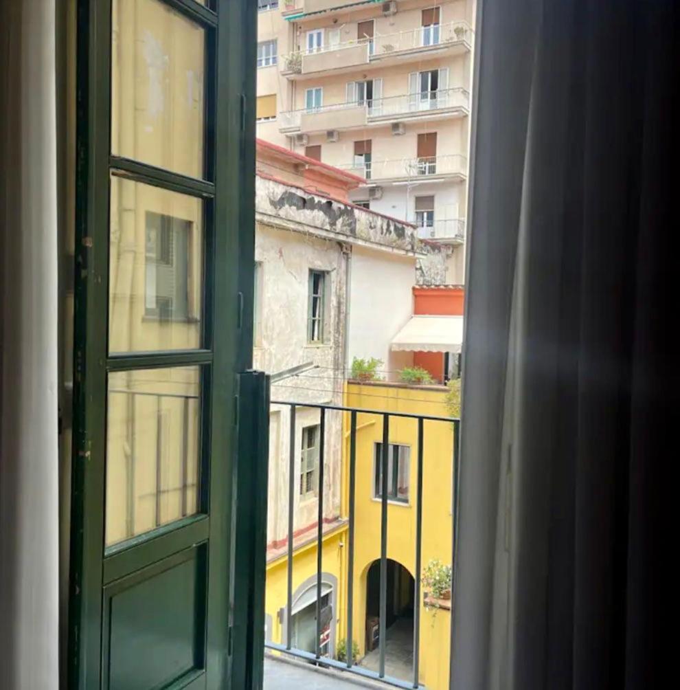 Maison Barriera - Luxury Suites - Salerno City Center Esterno foto