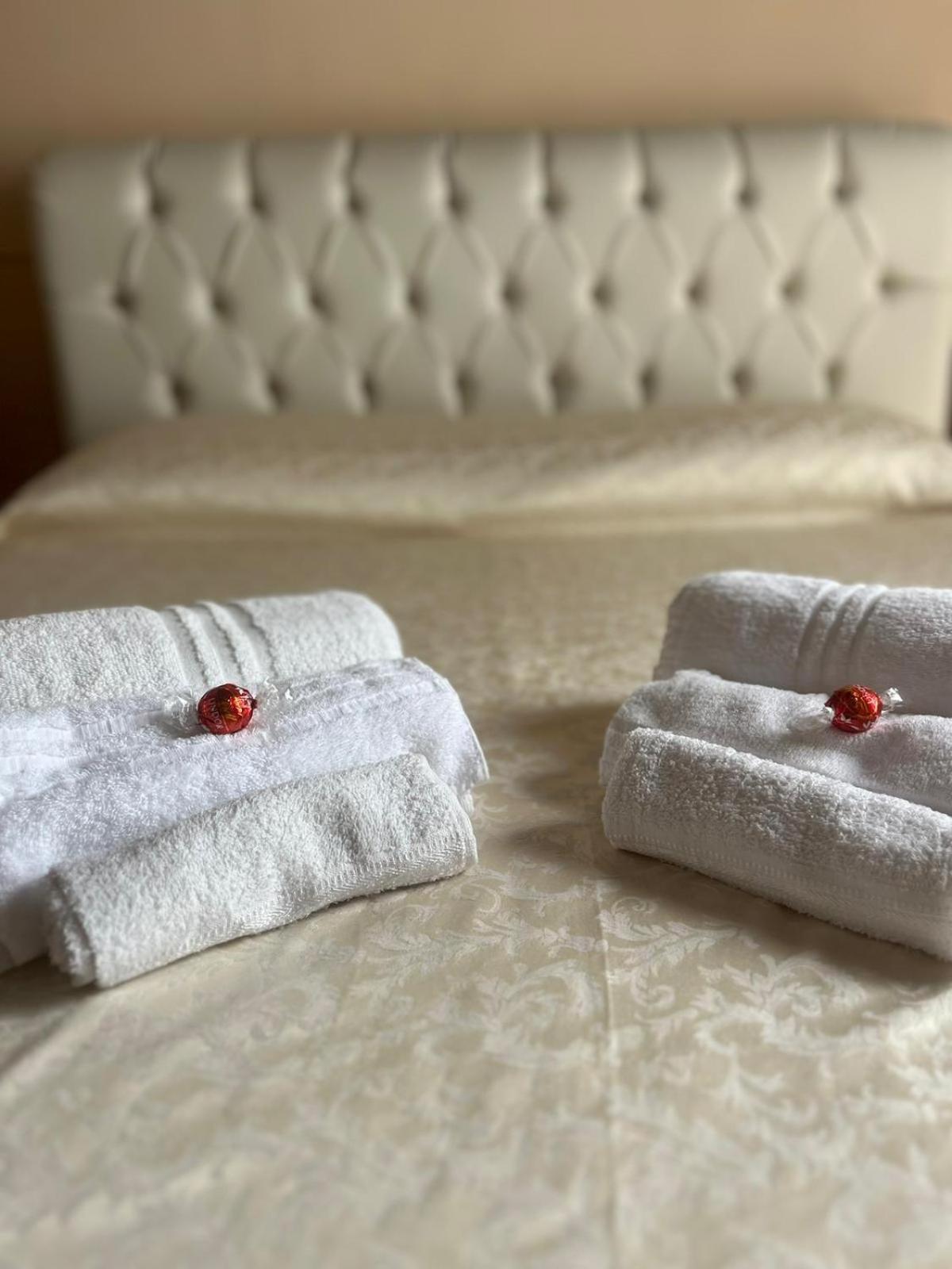Maison Barriera - Luxury Suites - Salerno City Center Esterno foto