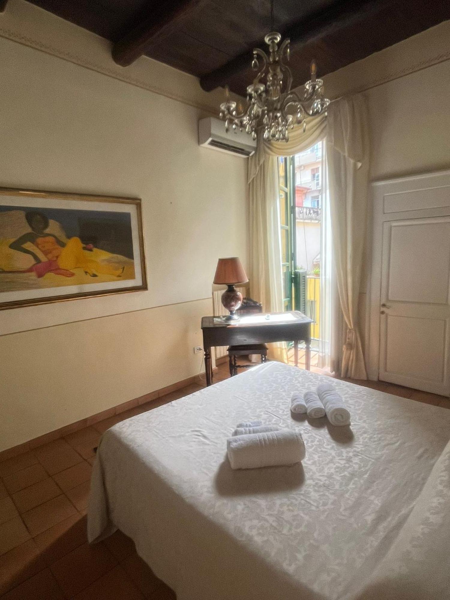 Maison Barriera - Luxury Suites - Salerno City Center Esterno foto