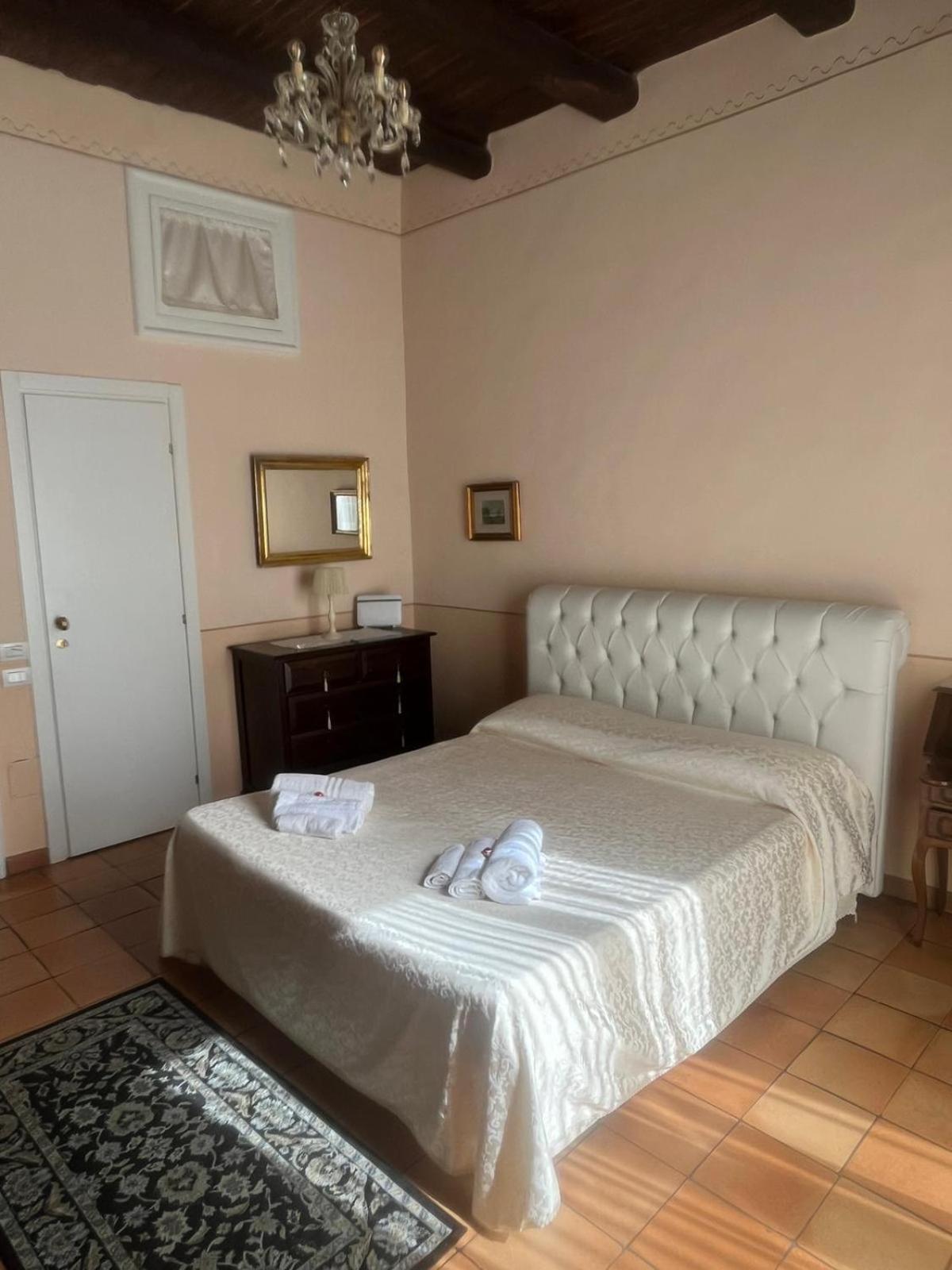 Maison Barriera - Luxury Suites - Salerno City Center Esterno foto
