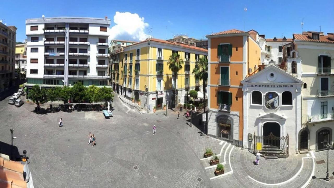 Maison Barriera - Luxury Suites - Salerno City Center Esterno foto